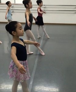 プレ・バレエ　クラス　6歳～バレエを初めて習う小学生
